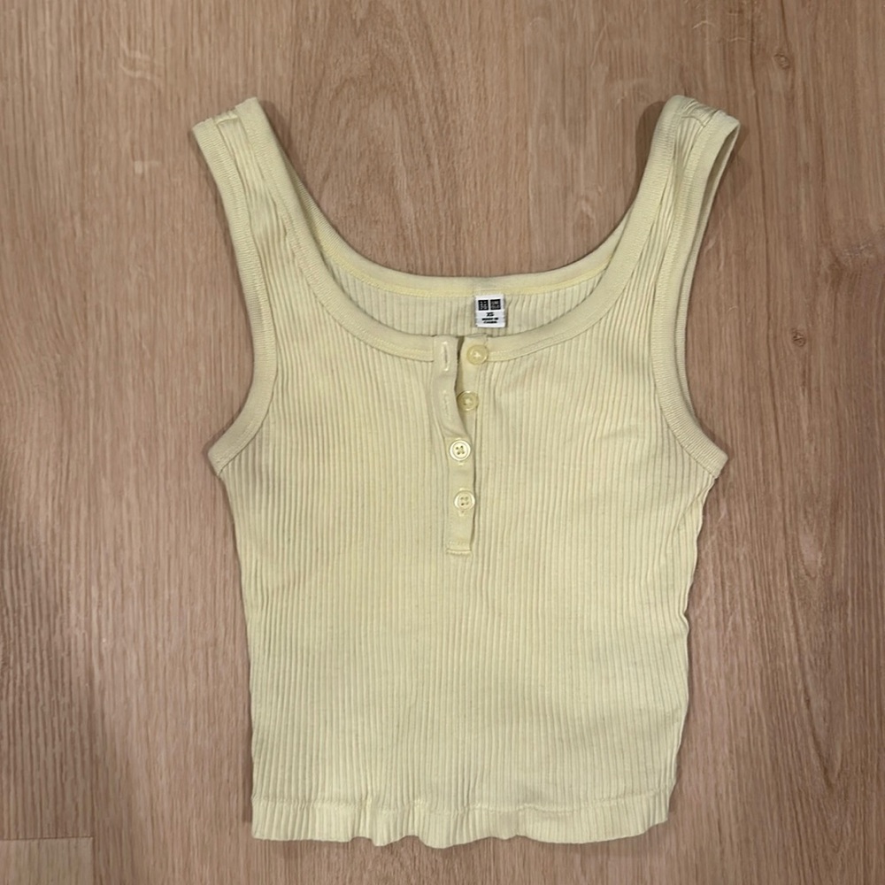 Uniqlo Pastel Yellow Cropped Tank Top XS